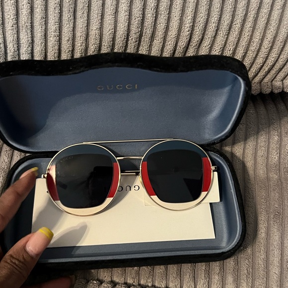 GUCCI 
Round Frame Sylvie Web Sunglasses GG0105S Gold - Picture 4 of 11